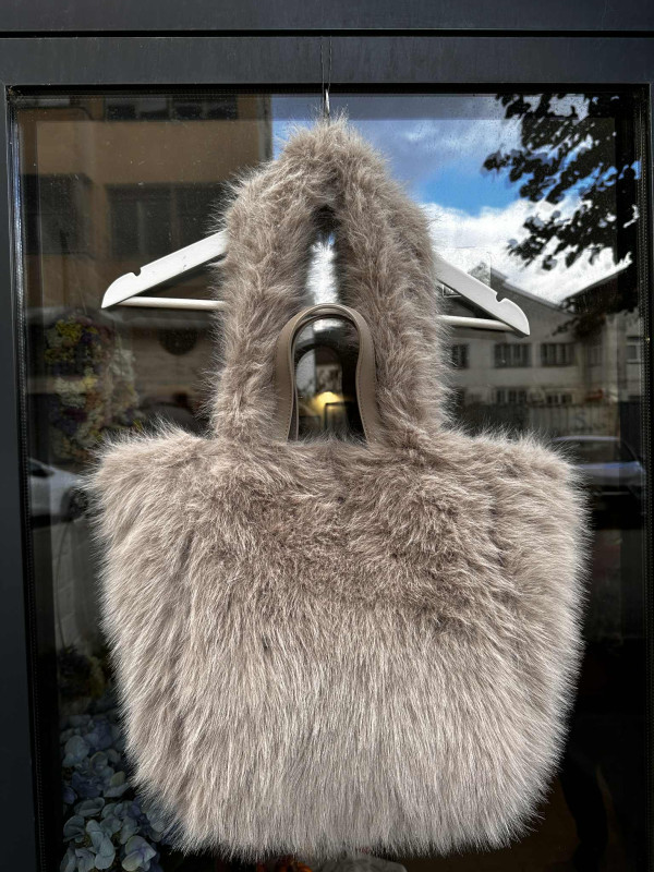Kožušinová kabelka s trblietkami - taupe