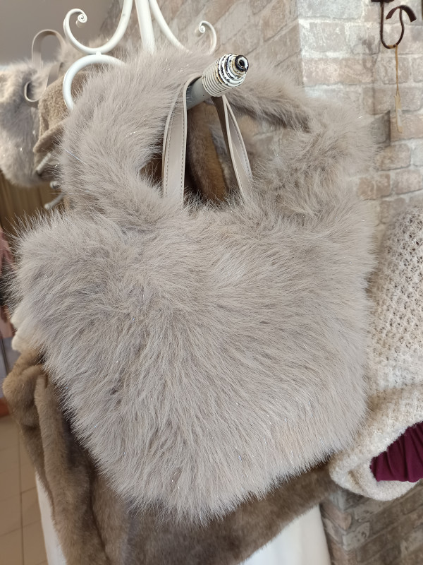 Kožušinová kabelka s trblietkami - taupe 2
